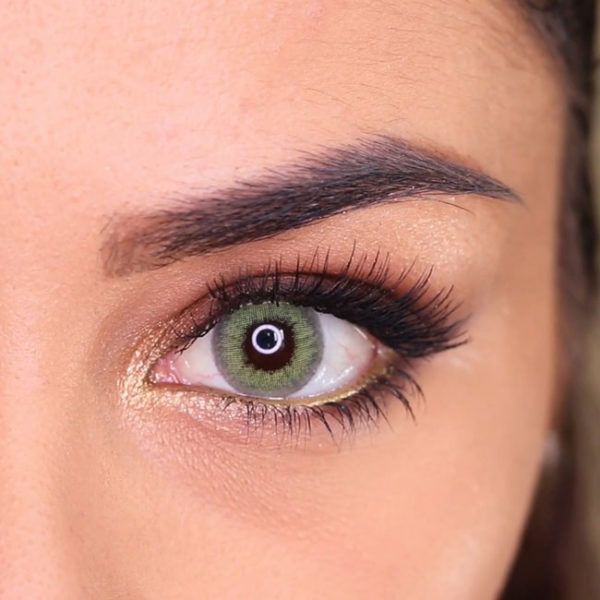 Green contact lenses